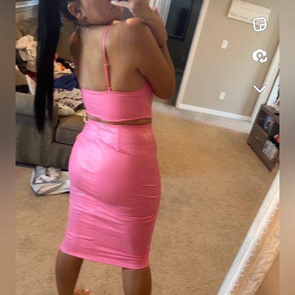 Two piece set - Picture 2 of 4